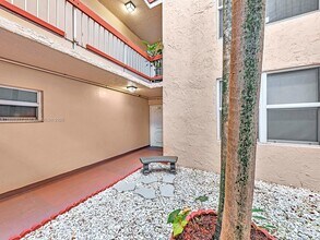 9451 Evergreen Pl in Davie, FL - Building Photo - Building Photo