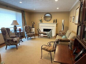 55 Glengarry Way in Hillsborough, CA - Building Photo - Building Photo