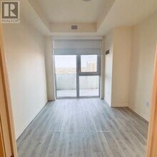 9000 Jane St in Vaughan, ON - Building Photo - Building Photo