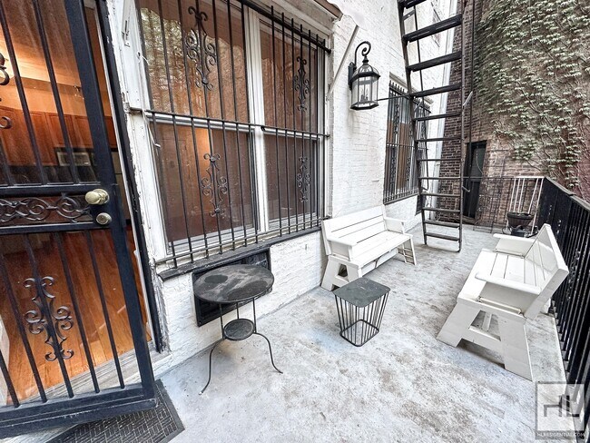 324 E 77th St-Unit -1BC in New York, NY - Foto de edificio - Building Photo