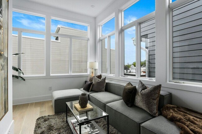 4 R St NW in Washington, DC - Building Photo - Building Photo