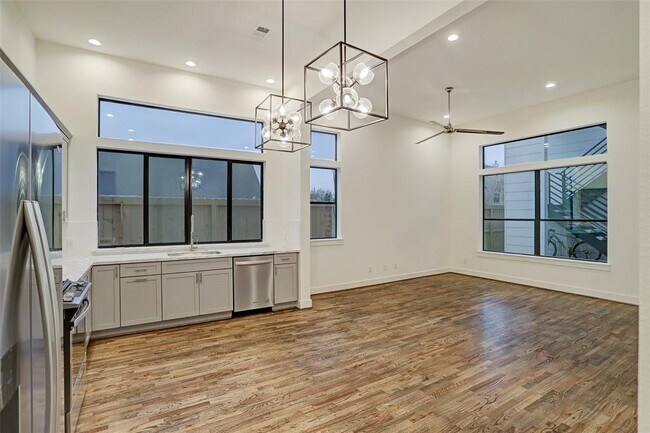 732 W 22nd St, Unit A in Houston, TX - Building Photo - Building Photo