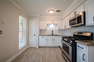 16250 Camino Del Sol Dr in Houston, TX - Foto de edificio - Building Photo