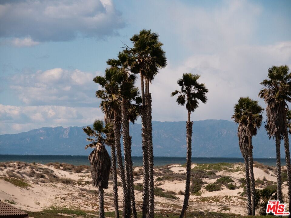 4760 San Sebastian Dr in Oxnard, CA - Foto de edificio