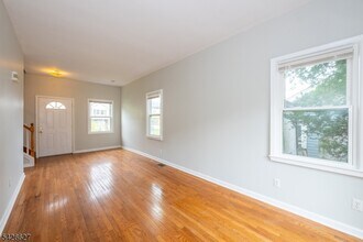 99 Chesapeake Ave in Parsippany Troy Hills, NJ - Building Photo - Building Photo