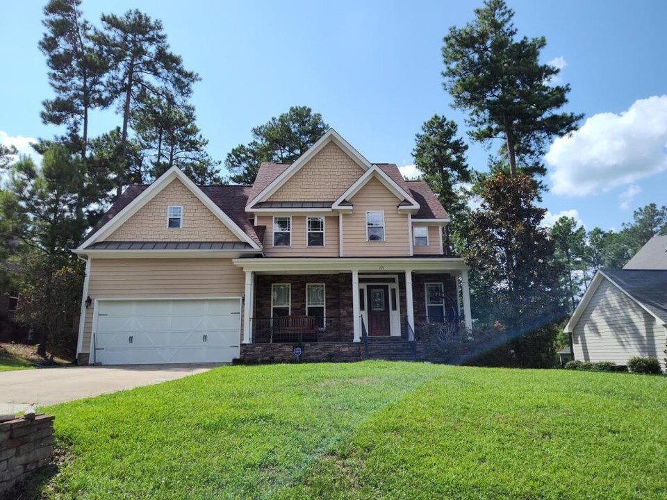 171 Heather Brook Cir in Spring Lake, NC - Building Photo