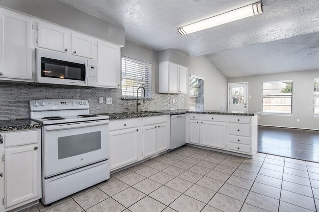 16210 Cypress Point Dr in Cypress, TX - Building Photo - Building Photo