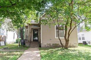 1005 W 3rd St in Sedalia, MO - Building Photo