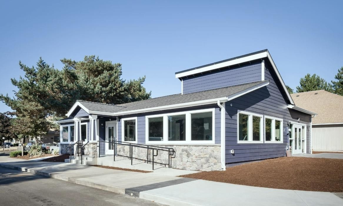 Brookshore Apartments in Albany, OR - Building Photo