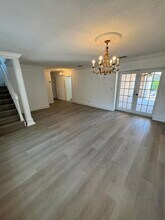 330 Cypress Dr in West Palm Beach, FL - Building Photo - Building Photo