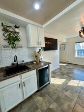 7802 W Victoria St in Chicago, IL - Building Photo - Building Photo