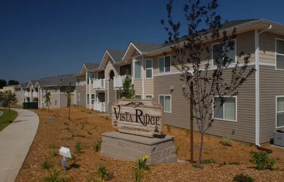 Vista Ridge Apartments in Red Bluff, CA - Foto de edificio - Building Photo