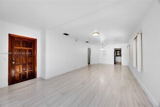 150 SW 58th Ave in Miami, FL - Building Photo - Building Photo