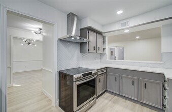 1888 Saxony Ln in Houston, TX - Building Photo - Building Photo