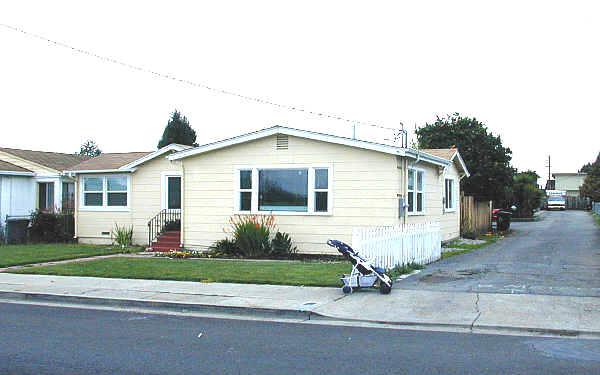 1235 143rd Ave in San Leandro, CA - Building Photo