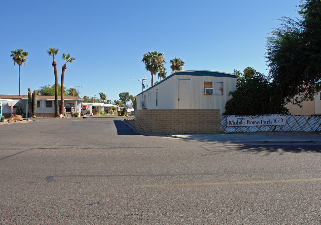 The Phoenix Scottsdale Mobile Home Park in Phoenix, AZ - Building Photo