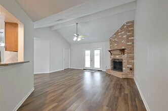 13310 Meisterwood Dr in Houston, TX - Building Photo - Building Photo