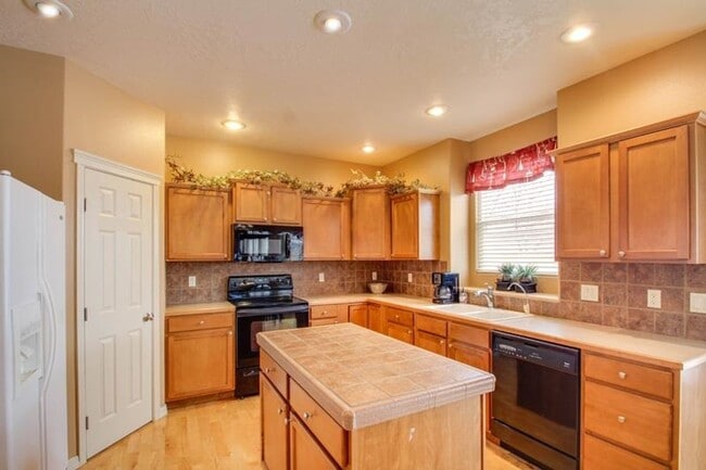 2291 E Meadow Creek Dr in Meridian, ID - Building Photo - Building Photo