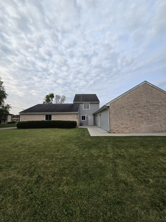 property at 2370 Manitowoc Rd
