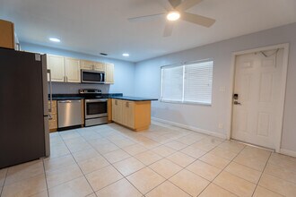 1305 NE 16th Terrace in Fort Lauderdale, FL - Building Photo - Building Photo