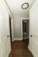 2413 Emmett Ave in Nashville, TN - Foto de edificio - Building Photo