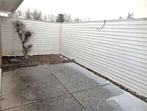 5847 Troy Villa Blvd in Huber Heights, OH - Building Photo - Building Photo