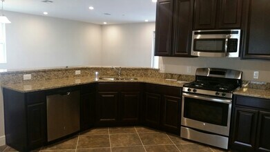 1021 Vinsetta Cir in Winter Garden, FL - Building Photo - Building Photo