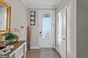 10001 Maids Fancy Way in Hagerstown, MD - Building Photo