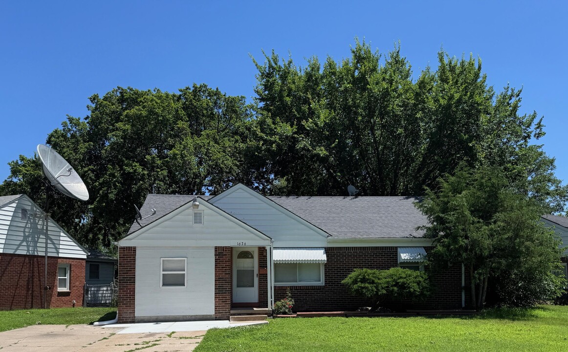 1626 Kenmar St in Wichita, KS - Building Photo