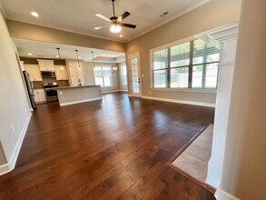5607 Pinetree Loop E in Southaven, MS - Foto de edificio - Building Photo