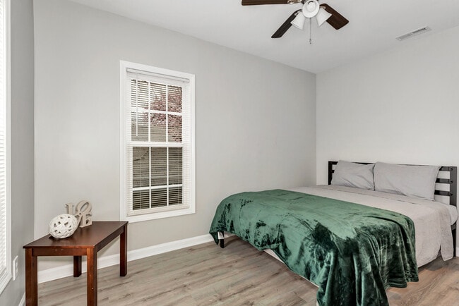 505 Ward Ave NE, Unit Apartment B in Huntsville, AL - Building Photo - Building Photo