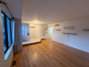 1410 Whispering Springs Cir in Palatine, IL - Building Photo - Building Photo
