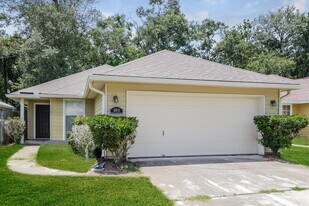 3018 Caroline Crest Dr E in Jacksonville, FL - Building Photo