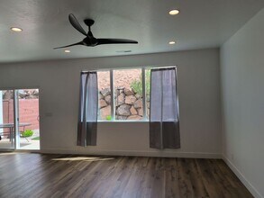 806 E Desert Cactus Dr in Washington, UT - Building Photo - Building Photo