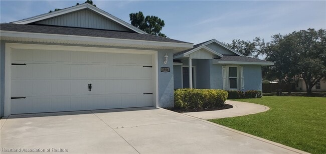 3906 Dauphine St in Sebring, FL - Building Photo - Building Photo
