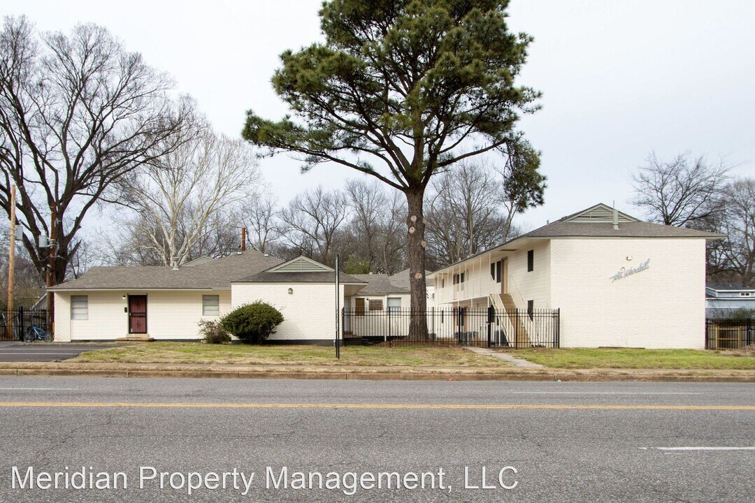 2038 Southern Ave in Memphis, TN - Building Photo