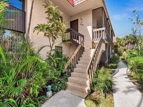 770 NE 199th St in Miami, FL - Building Photo - Building Photo