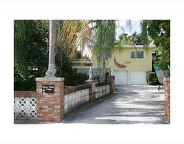 Royal Palm Villa Apartments