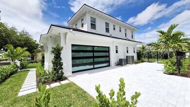 295 Austin Ln in West Palm Beach, FL - Building Photo - Building Photo