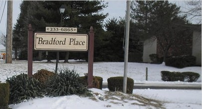 Bradford Place & Ansley Oaks Apartments in Belleville, IL - Foto de edificio - Building Photo