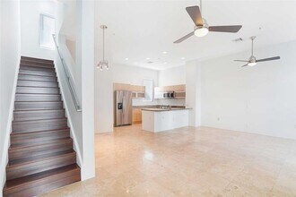 741 NE 4th Ave in Fort Lauderdale, FL - Building Photo - Building Photo