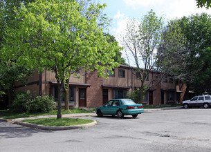 Lakeview Estates in Port Clinton, OH - Foto de edificio - Building Photo