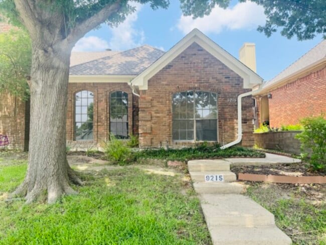 9215 Highedge Cir