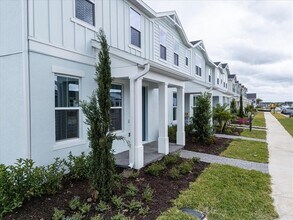 1895 Pinecliff Dr in Apopka, FL - Building Photo - Building Photo