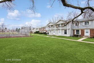 452 Mallview Ln in Bolingbrook, IL - Building Photo - Building Photo