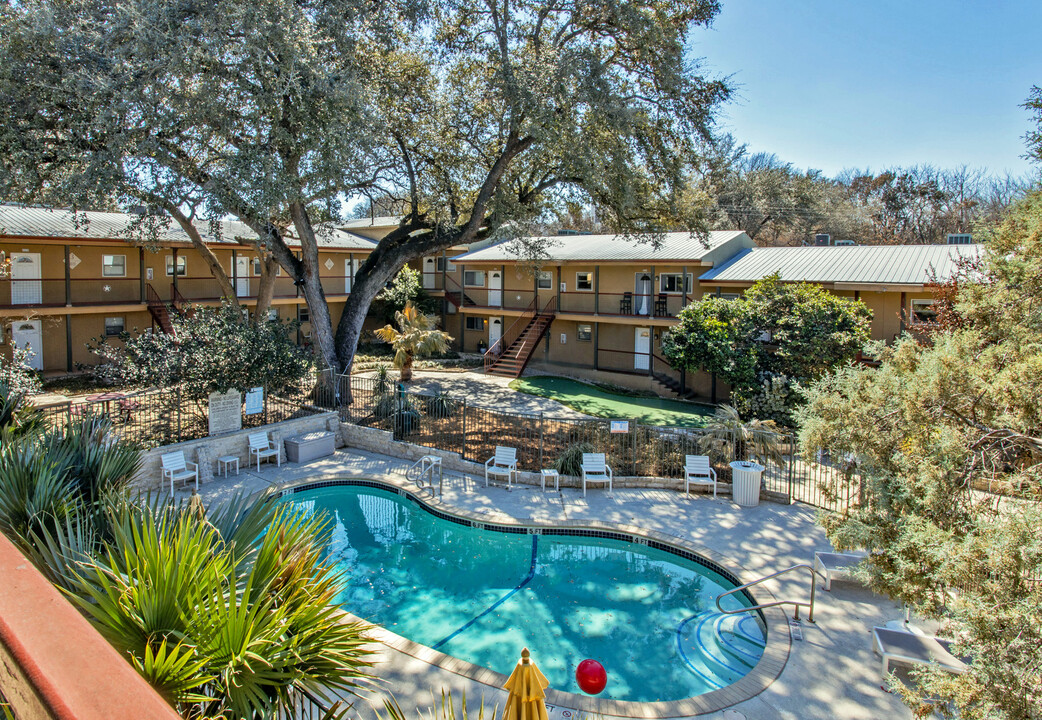 Park Terrace Apartments in Austin, TX - Building Photo