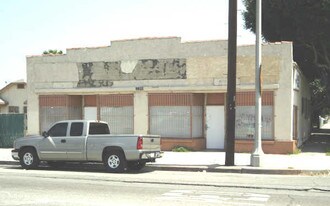 9822 S Vermont Ave in Los Angeles, CA - Building Photo