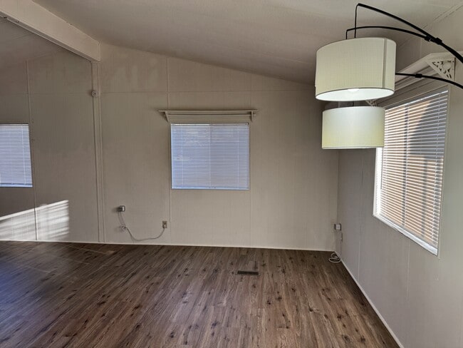 1550 Packard Ave in Kingman, AZ - Building Photo - Building Photo