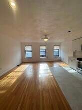 238 Hanover St, Unit 2 in Boston, MA - Foto de edificio - Building Photo