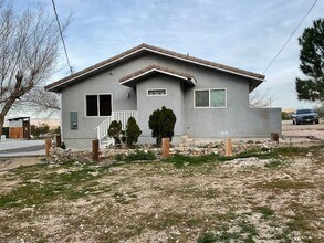 32322 Amber Rd in Lucerne Valley, CA - Building Photo - Building Photo
